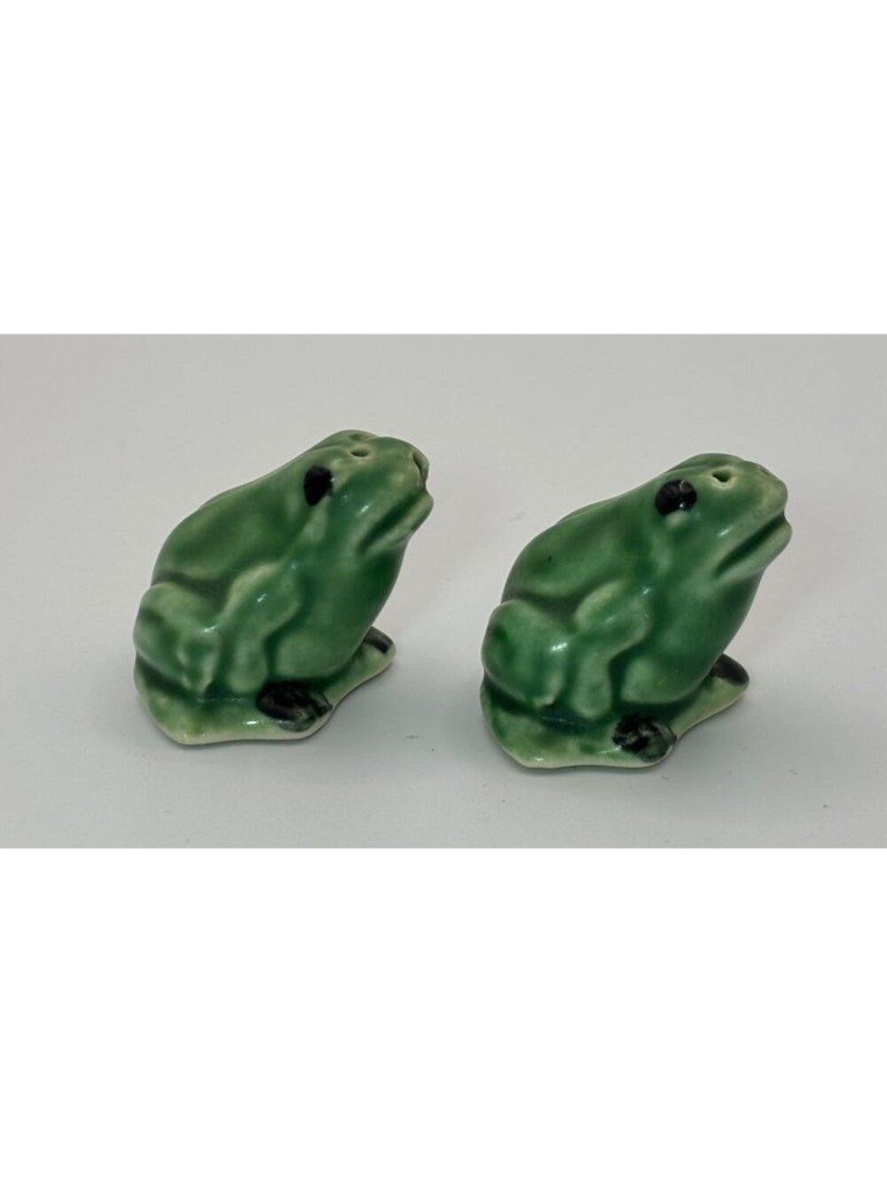 Vintage Small Green Frog Ceramic Salt & Pepper Shakers Hand-Painted 1.25"